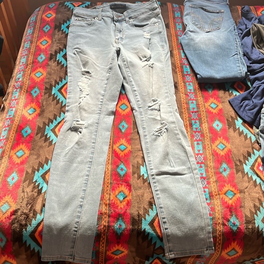 Aero ripped jeans